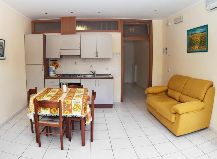 Casa Facchinetti Yellow apartment Malcesine Esterno foto